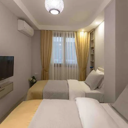 A Cozy Smart In Old Town Apartment