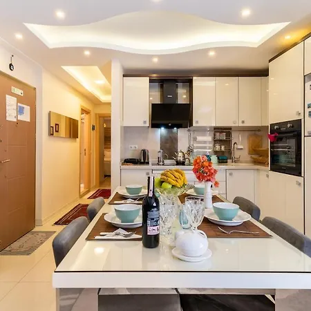 A Cozy Smart In Old Town Apartment *