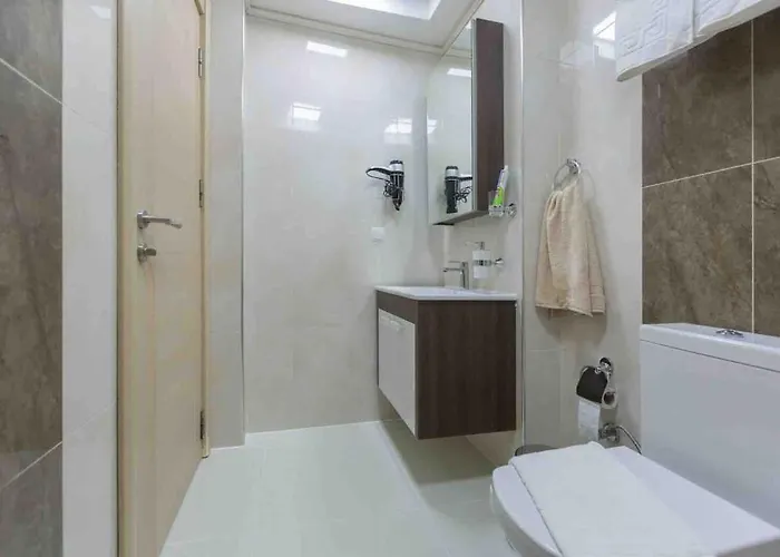 A Cozy Smart In Old Town Apartment *